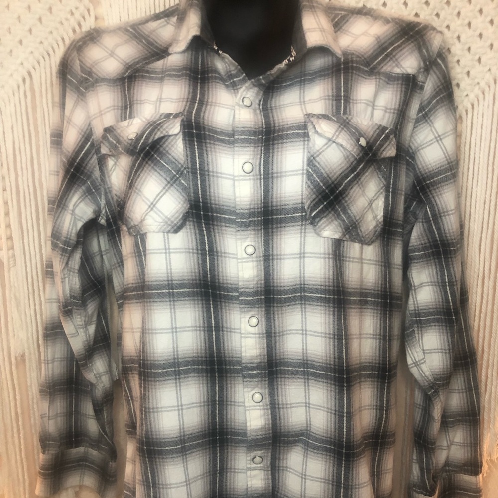 Vintage Jam Session Slim Fit black and white plaid flannel. Size:Large